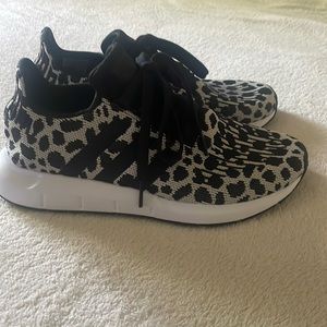 Adidas cheetah print sneakers size 7